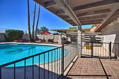 Image de Luxe Glendale Escape w\/ Pool - Golf, Swim & Hike!