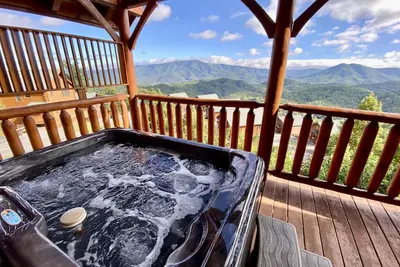 Image de Best Log Cabin View At The Preserve- Hot Tub, Game Room, Loft, Pool/Spa Included
