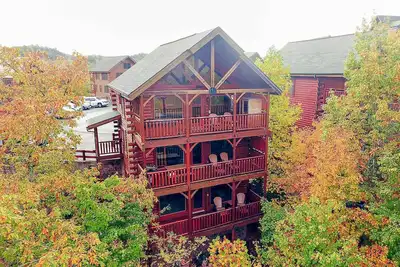Image de 'Mountain Dreams' Cabin: Hot Tub, Sauna & Views!