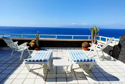 Image de Deux chambres, piscine terrasse, WiFi, barbecue, plage a 150 Mts. .