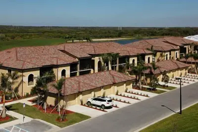 Image de Belle 'Véranda' style condo avec vue magnifique.