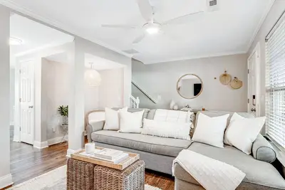 Image de Modern, marsh-front, 2-story townhome w/ deck & shared dock on James Island