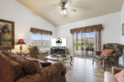Image de Family Escape w/ Balcony Views | Near 76 Strip | Branson Attractions