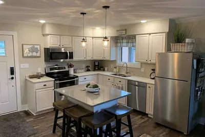 Image de Iggy & Al's Treehouse: Northwoods Getaway