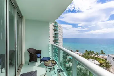 Image de Ocean View 2  Bedroom Luxury Suite at The Tides Hollywood