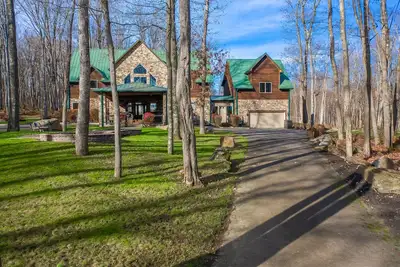 Image de Luxury in the Heart of Nemacolin, the Laurel Mountains Most Idyllic Resort Area.