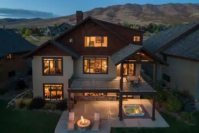 Image de 6 Bdr! 4 are King, hot tub, fire pit! Best view!