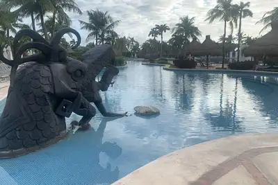 Image de Vidanta Mayan Palace full-service resort with oceanfront pool, Cirque du Soleil