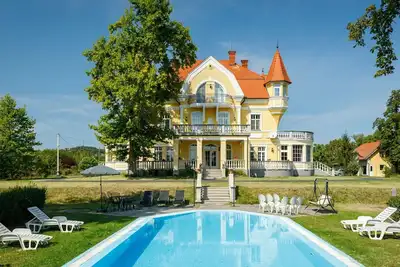 Image de Maison de vacances privée avec Wifi, piscine privée, Tv, terrasse, vue panoramique, parking