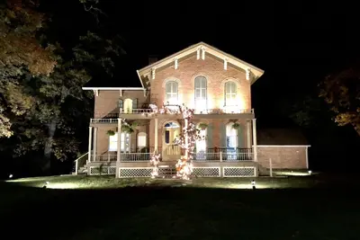 Image de Roff Home: Award-Winning 1868 Victorian Italianate Villa