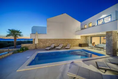 Image de Villa de luxe Maria avec piscine chauffée
