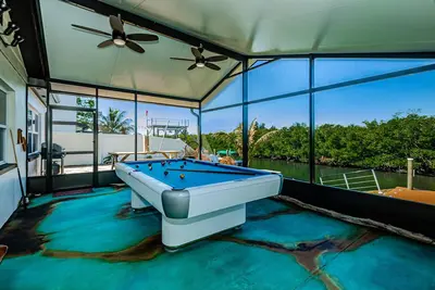 Image de 9-ft Billiards - Easy Access to Tampa Bay - Hot Tub - Kayaking into nature
