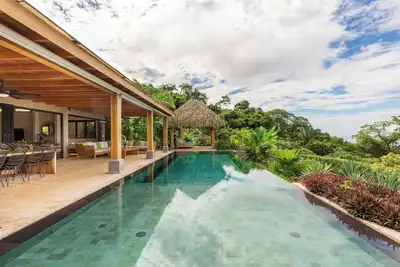 Image de The Amazing Villa Paulina - Luxurious 4bdrm Ocean View Villa