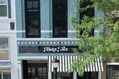 Image de Mj's Penthouse, a piece of paradise on Monroe's historic square