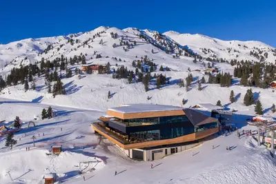 Image de Chalet ski-in ski-out avec terrasse