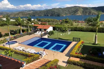 Image de Finca Lago Calima avec une excellente vue