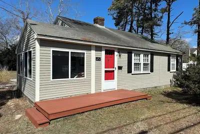 Image de . 3 Mile to Sea Street Beach on Nantucket Sound!