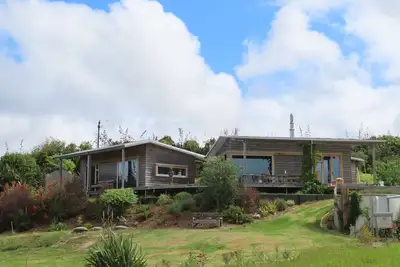 Image de “Dream Bay ecohouse’ with champagne taste.