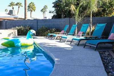 Image de Heated Pool, Badminton, Firepit, Bocce Ball, Hot Tub, Resort Yd, Scottsdale!