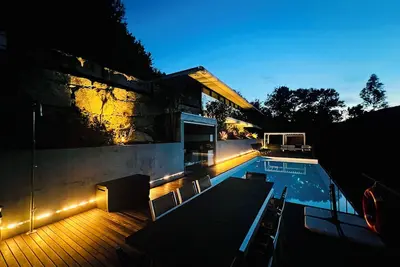 Image de Villa individuelle avec piscine, Sauna, Spa / terrain vue - Gères - Caniçada