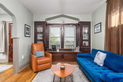 Image de Tremont - 2br apt - Pet Friendly, Convenient to Stadiums, Clinic, Museums & more