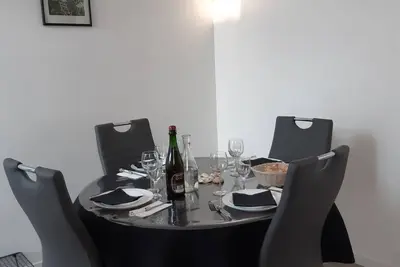 Appartement Rénové à Proximité de la Plage