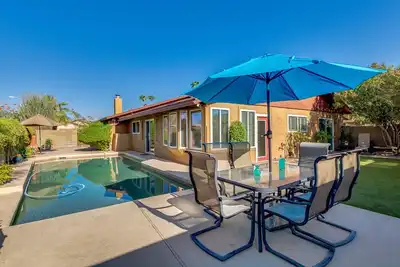 Image de Pet Friendly! Unique Home near Old Town Scottsdale with Pool!