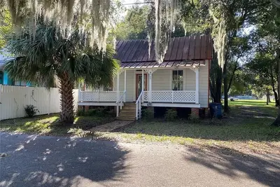 Image de Charming Historic Home On Wolfe Street. . . In Soglo District, Downtown Area