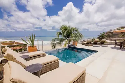 Sleeps 10 OceanFront Surfing Bocana Beach Villa NenaRubio pool. New Starlink WiFi