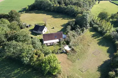 Image de Ecrin de verdure, ideal familles et amis, Jacuzzi, babyfoot, petanque, sauna. .