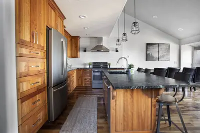 Image de Little Cottonwood Home Base, Large Hot Tub!