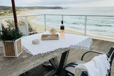 Image de \"Freedom on Sunset Strip\" Absolute Sea Front Home