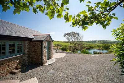 Image de Luxury Cottage With Indoor Swimming Pool In Stunning Rural Location Near Ocean