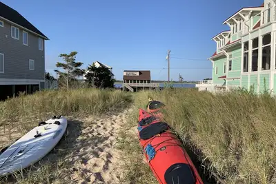 Image de Bayside Home with Waterviews & Direct Beach Access