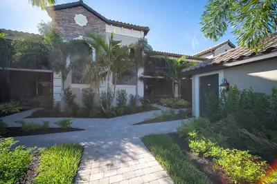 Image de Golfers paradise with exceptional views at Lakewood National, Utilities Included