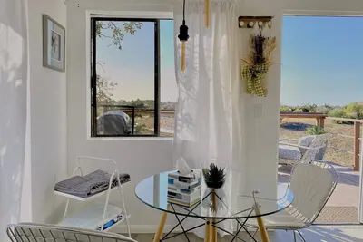 Image de 30% Off! Malibu Serene Cabin • Ocean View • Beach