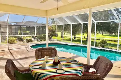 Image de Your own Villa with a Heated Pool near South Florida's wonderful beaches.