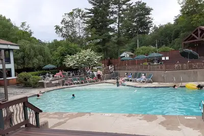Image de Nh Ski Condo off 93 exit 28 Waterville, Cannon, Loon Hot tub pool 7+ beds