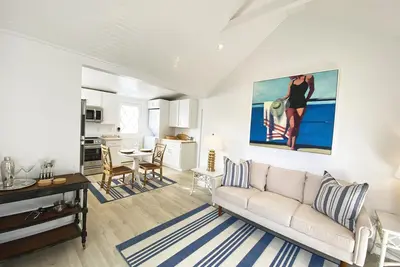 Image de Edgartown Designer Cottage between Town & Beach. Ferry Tickets Available!