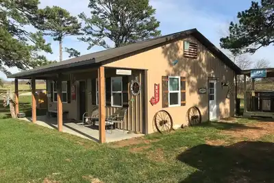 Image de The Hold-Up Hide Away Pet Friendly