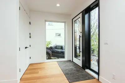 Image de Modern Fully-furnished House (minimum 30 days)