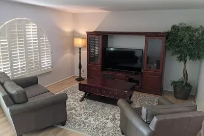 Image de Peaceful Retreat Home in 55+. Golf, Fishing & Emergency Services in Community.