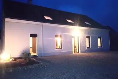 Image de Fermette de charme rénovée avec grand terrain, 5 chambres, proche du circuit 24h du Mans