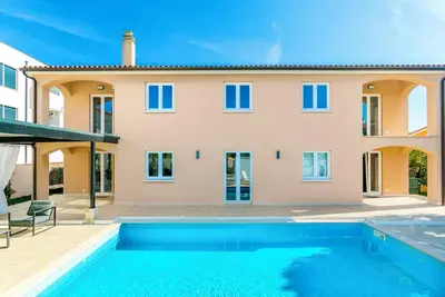 Image de House with 6 bedrooms, terrace and swimming pool