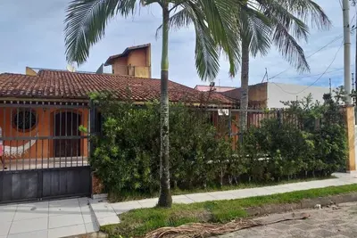 Image de 8-bedroom quadra mar house in Itanhaém