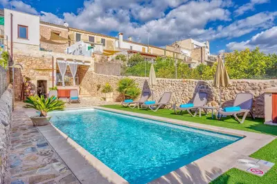 Image de Maison de vacances Casa del Sol avec vue sur la mer, connexion Wi-Fi, piscine, balcon et terrasse ; parking dans la rue