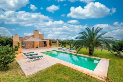 Image de Maison de vacances \"Ses Clovetes\" avec vue montagne, piscine, jardin, terrasses et WiFi