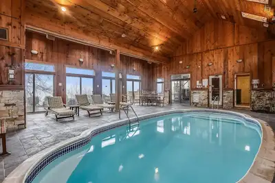 Image de Indoor Pool, Huge Home, Best View of the Lake!