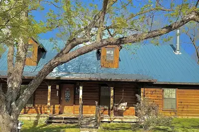Image de Colorado River Cabin ~ San Saba/Bend~ pool & sauna near Colorado Bend State Park