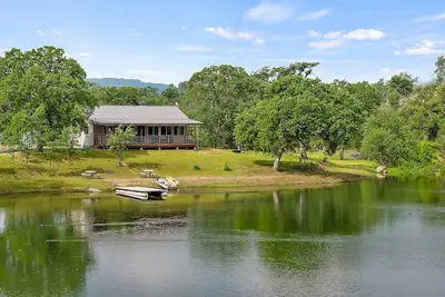 Image de Modern Cabin on Private Lake: Gateway to the Sequoias